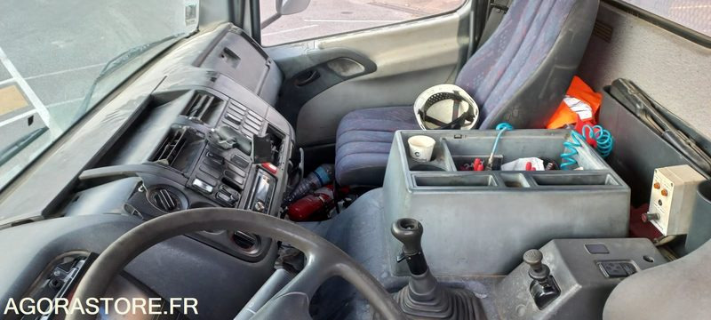 PORTEUR 19T MERCEDES MULTI 339000 km de 1999 (R30223) - Грузовик: фото 5 PORTEUR 19T MERCEDES MULTI 339000 km de 1999 (R30223) - Грузовик: фото 5