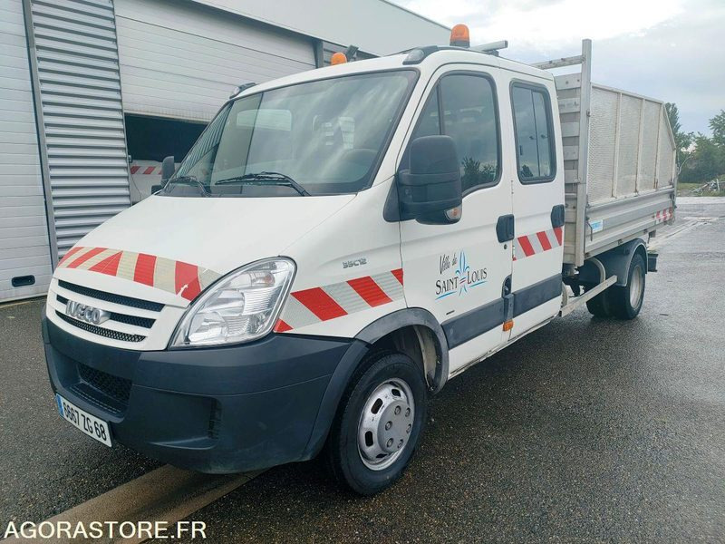 IVECO 35C12D - Цельнометаллический фургон: фото 1 IVECO 35C12D - Цельнометаллический фургон: фото 1