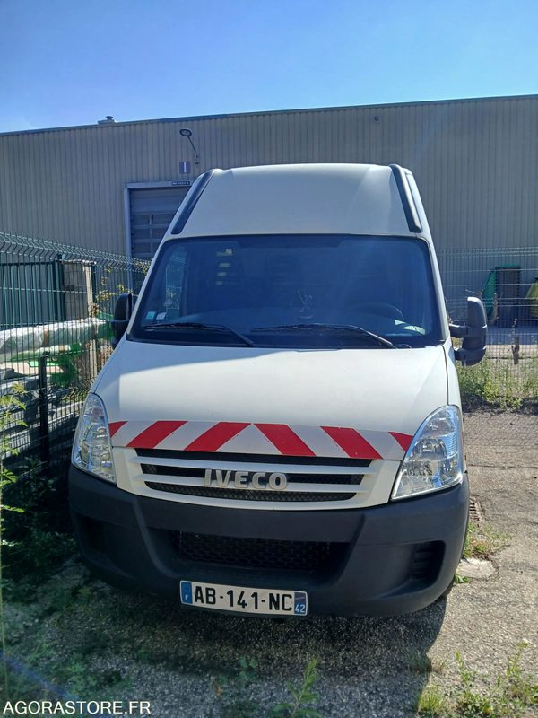 Iveco AB-141-NC - Подметально-уборочная машина: фото 1 Iveco AB-141-NC - Подметально-уборочная машина: фото 1