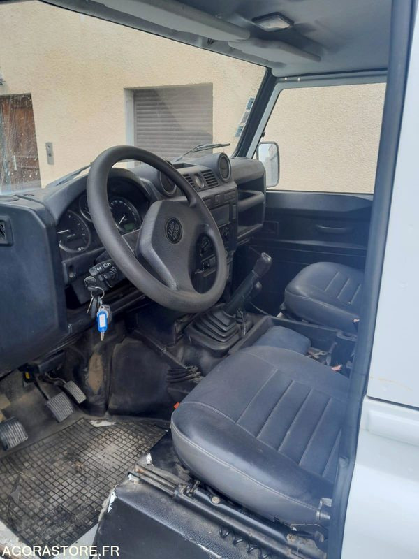 LAND ROVER DEFENDER 110 - 2012 - 81370KM - Внедорожник: фото 3 LAND ROVER DEFENDER 110 - 2012 - 81370KM - Внедорожник: фото 3