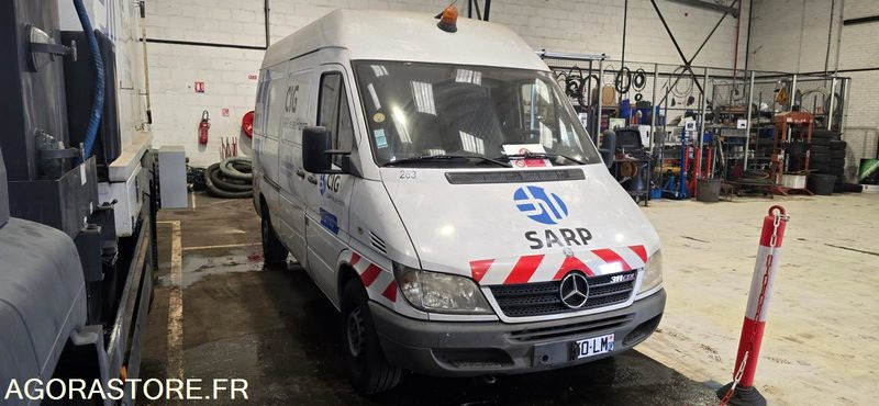 MERCEDES Sprinter fourgon 2006 175000Km Roulant sans CT PRO UNIQUEMENT - Цельнометаллический фургон: фото 1 MERCEDES Sprinter fourgon 2006 175000Km Roulant sans CT PRO UNIQUEMENT - Цельнометаллический фургон: фото 1