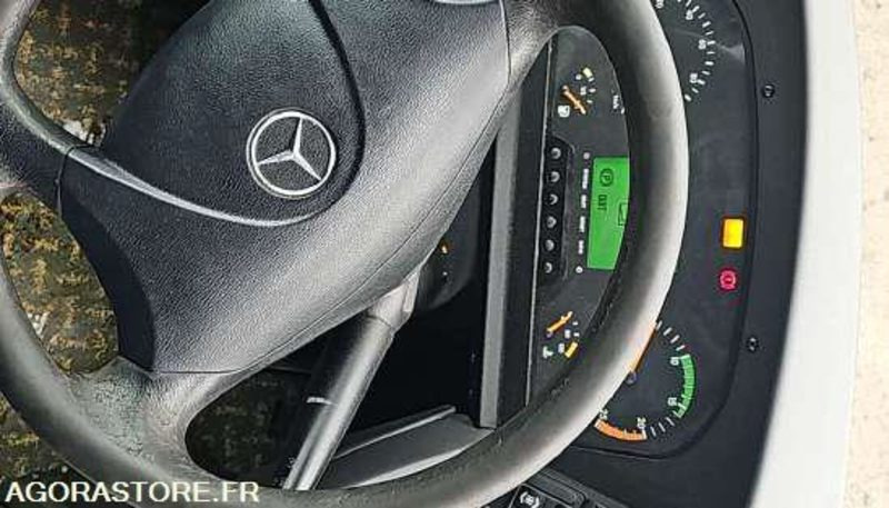 MERCEDES TOURISMO - BL273GX - 2011 - 1 039 589 KMS - Туристический автобус: фото 3 MERCEDES TOURISMO - BL273GX - 2011 - 1 039 589 KMS - Туристический автобус: фото 3