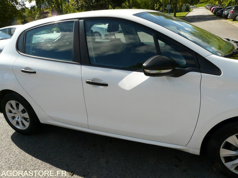 PEUGEOT 208 DX177CZ - Легковой автомобиль: фото 3 PEUGEOT 208 DX177CZ - Легковой автомобиль: фото 3