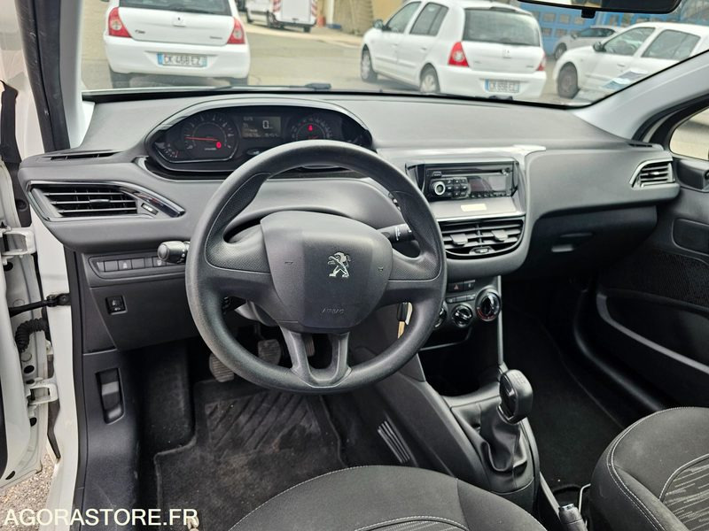 Peugeot 208 - 2014 - 134673km - DH425TX - Легковой автомобиль: фото 5 Peugeot 208 - 2014 - 134673km - DH425TX - Легковой автомобиль: фото 5