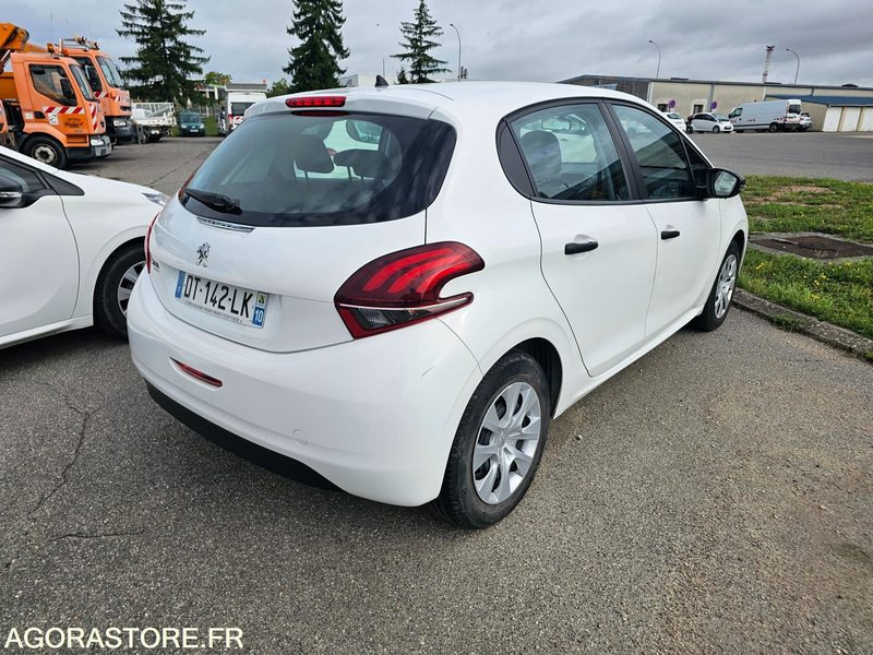 Peugeot 208 - 2015 - 187805km - DT142LK - Легковой автомобиль: фото 3 Peugeot 208 - 2015 - 187805km - DT142LK - Легковой автомобиль: фото 3