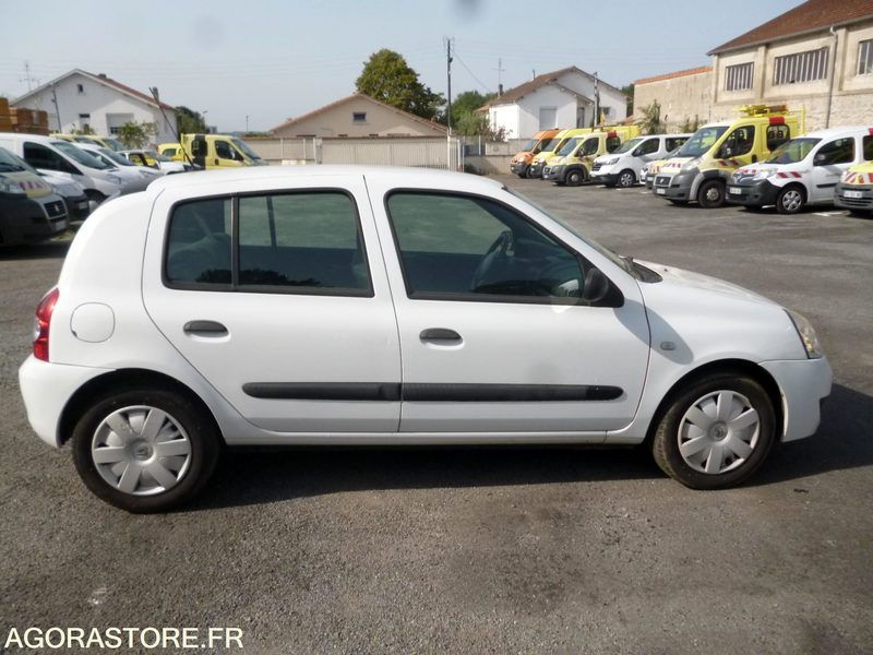 RENAULT CLIO 1.5 DCI - 2007 - Легковой автомобиль: фото 4 RENAULT CLIO 1.5 DCI - 2007 - Легковой автомобиль: фото 4