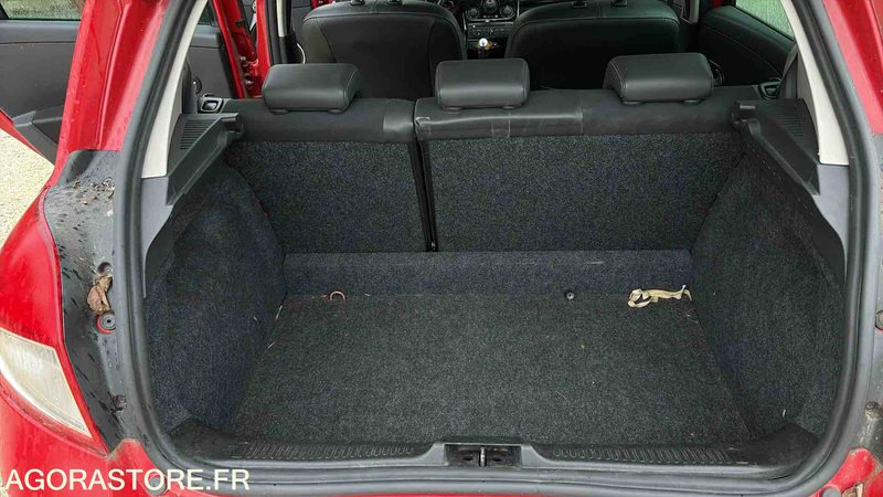 RENAULT CLIO 3 - 172 867 Kms- 2011-BR-693-MJ - Легковой автомобиль: фото 2 RENAULT CLIO 3 - 172 867 Kms- 2011-BR-693-MJ - Легковой автомобиль: фото 2