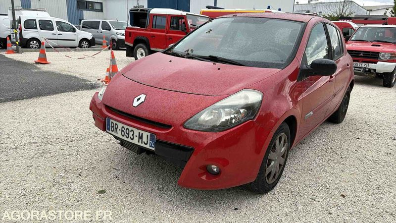 RENAULT CLIO 3 - 172 867 Kms- 2011-BR-693-MJ - Легковой автомобиль: фото 1 RENAULT CLIO 3 - 172 867 Kms- 2011-BR-693-MJ - Легковой автомобиль: фото 1