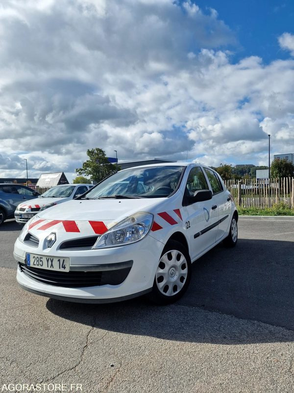 RENAULT CLIO 3 - LOT N°1 - Легковой автомобиль: фото 1 RENAULT CLIO 3 - LOT N°1 - Легковой автомобиль: фото 1