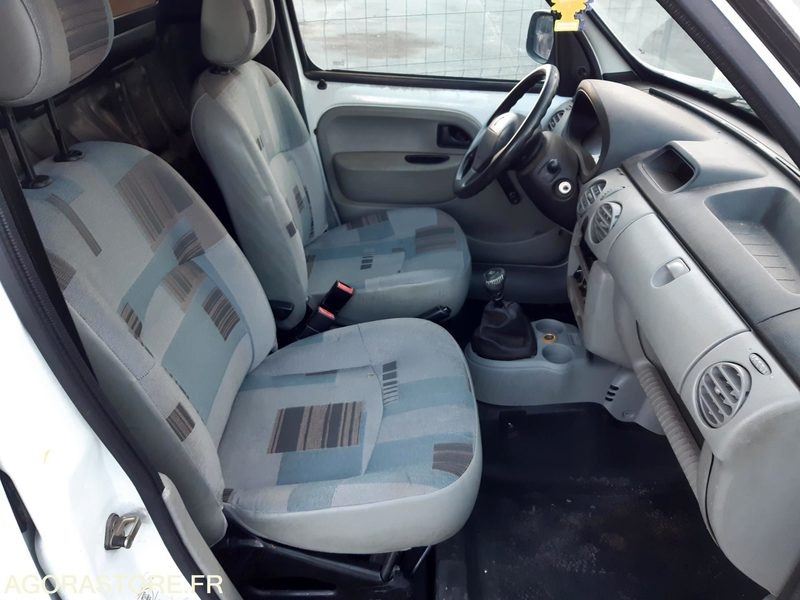 RENAULT Kangoo 1.2 Essence - Легковой фургон: фото 5 RENAULT Kangoo 1.2 Essence - Легковой фургон: фото 5