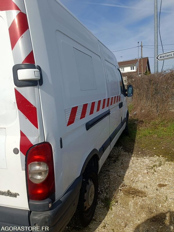 RENAULT MASTER - 2004 - 185782km - Цельнометаллический фургон: фото 4 RENAULT MASTER - 2004 - 185782km - Цельнометаллический фургон: фото 4