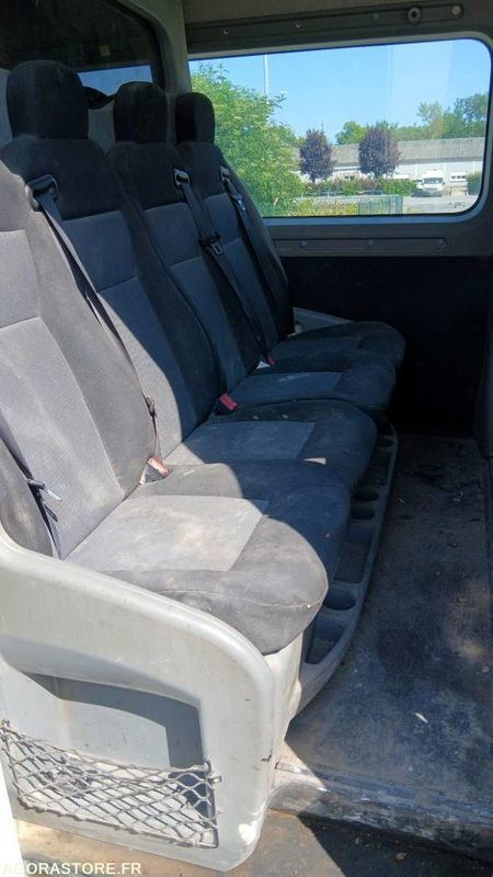 RENAULT MASTER 3T5 DOUBLE CABINE - 2014 / 262 200 KM - Цельнометаллический фургон: фото 4 RENAULT MASTER 3T5 DOUBLE CABINE - 2014 / 262 200 KM - Цельнометаллический фургон: фото 4
