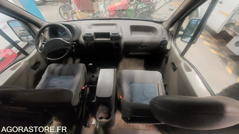 RENAULT MASTER II L2H2 94527 kms 1998 - Цельнометаллический фургон: фото 5 RENAULT MASTER II L2H2 94527 kms 1998 - Цельнометаллический фургон: фото 5