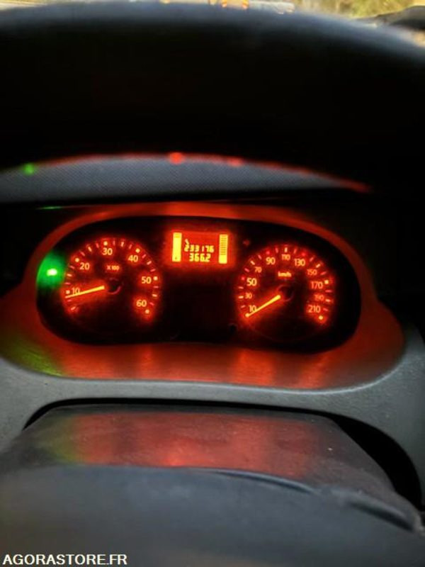 RENAULT TRAFIC - Цельнометаллический фургон: фото 1 RENAULT TRAFIC - Цельнометаллический фургон: фото 1