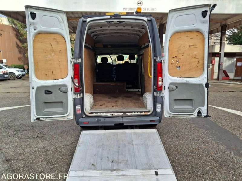 RENAULT TRAFIC GAZ BICARBURATION. - Цельнометаллический фургон: фото 5 RENAULT TRAFIC GAZ BICARBURATION. - Цельнометаллический фургон: фото 5