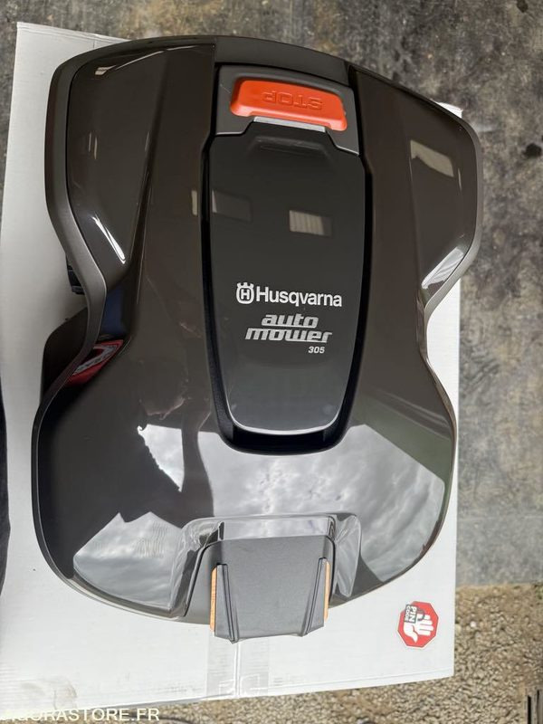ROBOT de tonte NEUF 305 Husqvarna Unitaire - Газонокосилка: фото 1 ROBOT de tonte NEUF 305 Husqvarna Unitaire - Газонокосилка: фото 1