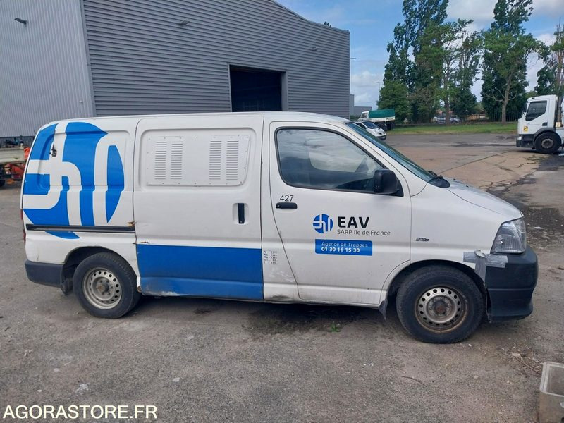 TOYOTA Hiace HP 2008 (442500Km) ROULANT VENTE EXPORT UNIQUEMENT - Цельнометаллический фургон: фото 2 TOYOTA Hiace HP 2008 (442500Km) ROULANT VENTE EXPORT UNIQUEMENT - Цельнометаллический фургон: фото 2