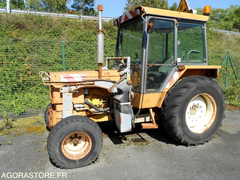 TRACTEUR RENAULT 652 - Коммунальный трактор: фото 1 TRACTEUR RENAULT 652 - Коммунальный трактор: фото 1