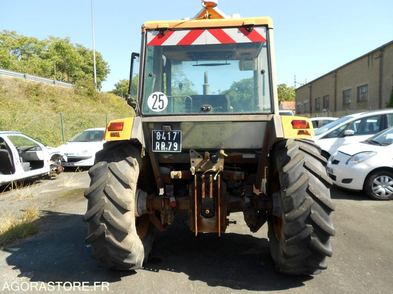 TRACTEUR RENAULT 750 MI - Коммунальный трактор: фото 1 TRACTEUR RENAULT 750 MI - Коммунальный трактор: фото 1