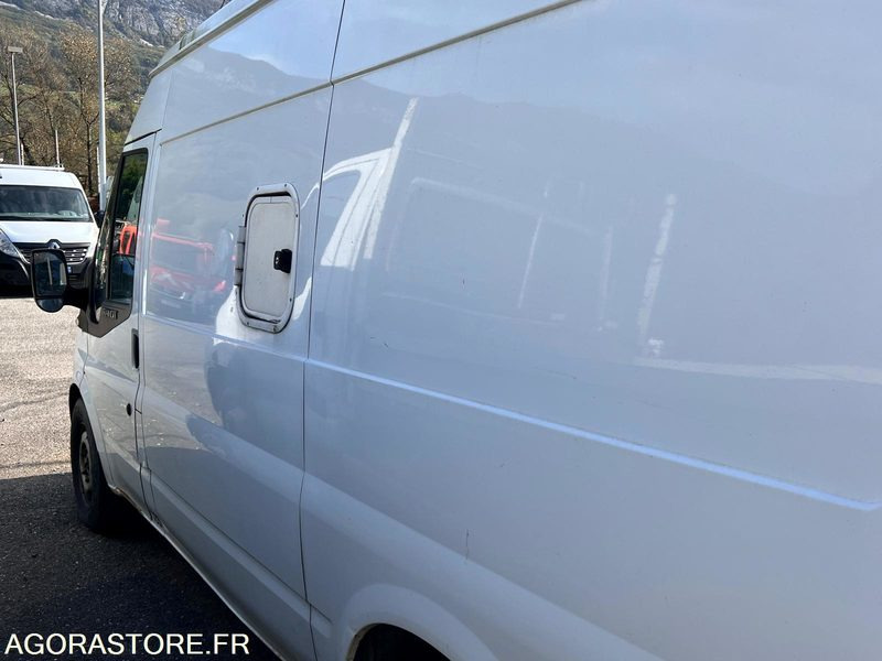 UTILITAIRE FORD TRANSIT - 2011 / 160 000 KM - MOTEUR HS - Цельнометаллический фургон: фото 4 UTILITAIRE FORD TRANSIT - 2011 / 160 000 KM - MOTEUR HS - Цельнометаллический фургон: фото 4