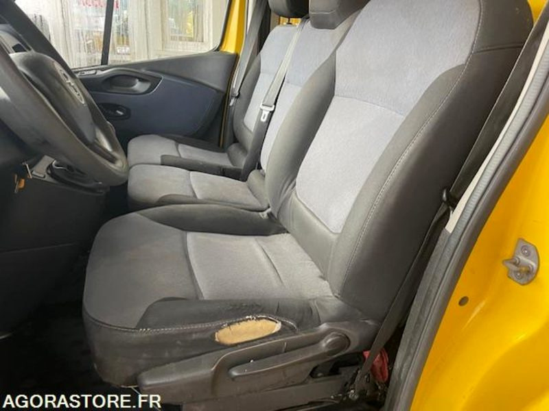 VIVARO FG L1H1 PACK CLIM + 1.6 CDTI 95cv - 188200 km - Цельнометаллический фургон: фото 5 VIVARO FG L1H1 PACK CLIM + 1.6 CDTI 95cv - 188200 km - Цельнометаллический фургон: фото 5