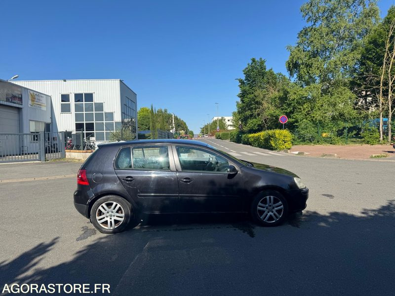 VOLKSWAGEN GOLF V 2.0 140 TDI - 210 000 KM - 2007 - Легковой автомобиль: фото 5 VOLKSWAGEN GOLF V 2.0 140 TDI - 210 000 KM - 2007 - Легковой автомобиль: фото 5