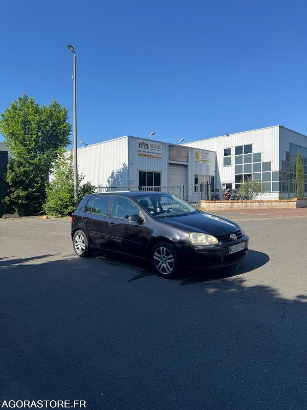 VOLKSWAGEN GOLF V 2.0 140 TDI - 210 000 KM - 2007 - Легковой автомобиль: фото 4 VOLKSWAGEN GOLF V 2.0 140 TDI - 210 000 KM - 2007 - Легковой автомобиль: фото 4