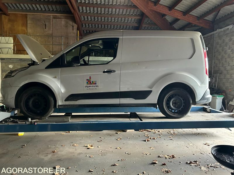 Véhicule utilitaire - Цельнометаллический фургон: фото 4 Véhicule utilitaire - Цельнометаллический фургон: фото 4