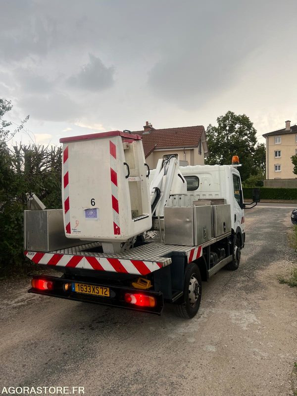 Nissan cabstar 2.5 dci nacelle 7m 129353km - Легковой фургон: фото 4 Nissan cabstar 2.5 dci nacelle 7m 129353km - Легковой фургон: фото 4