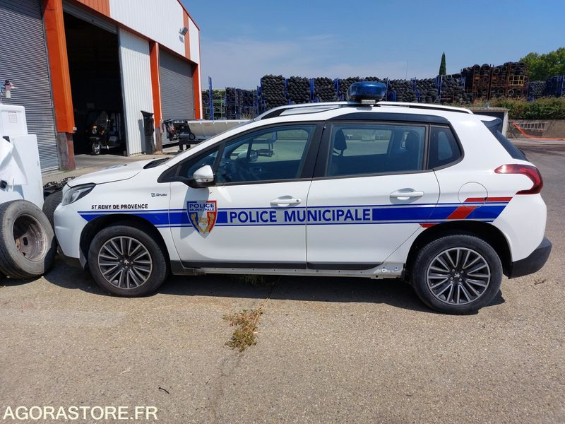 Peugeot 2008 police municipale - Внедорожник: фото 1 Peugeot 2008 police municipale - Внедорожник: фото 1