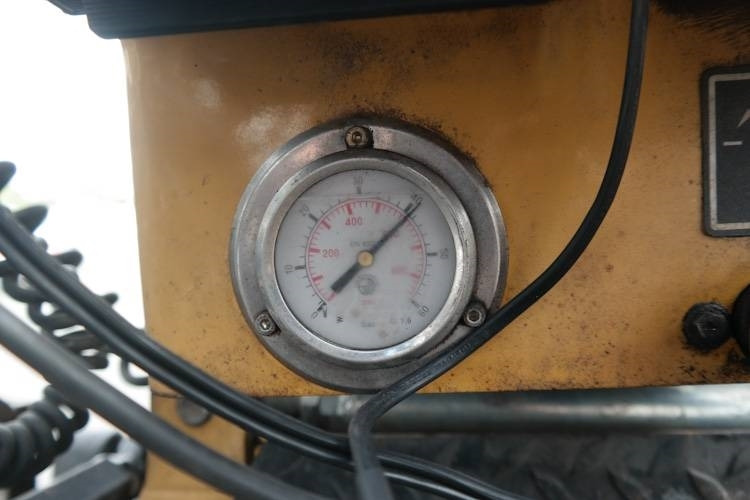 Асфальтоукладчик CAT AP 300: фото 26