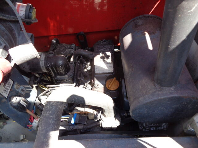 Мини-погрузчик с бортовым поворотом Gehl 1640: фото 9 Мини-погрузчик с бортовым поворотом Gehl 1640: фото 9