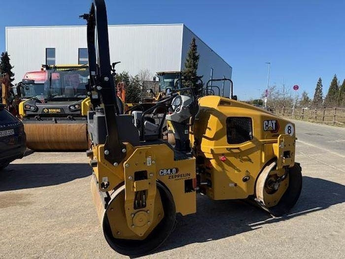CAT CB4.0 - Дорожный каток: фото 3 CAT CB4.0 - Дорожный каток: фото 3