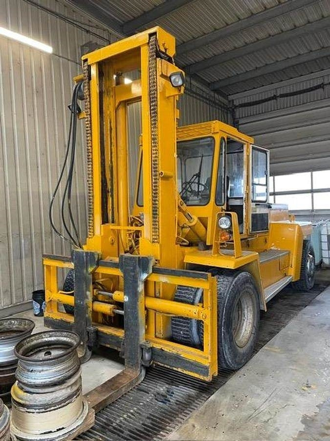 Svetruck 16120-38 - Вилочный погрузчик: фото 1 Svetruck 16120-38 - Вилочный погрузчик: фото 1