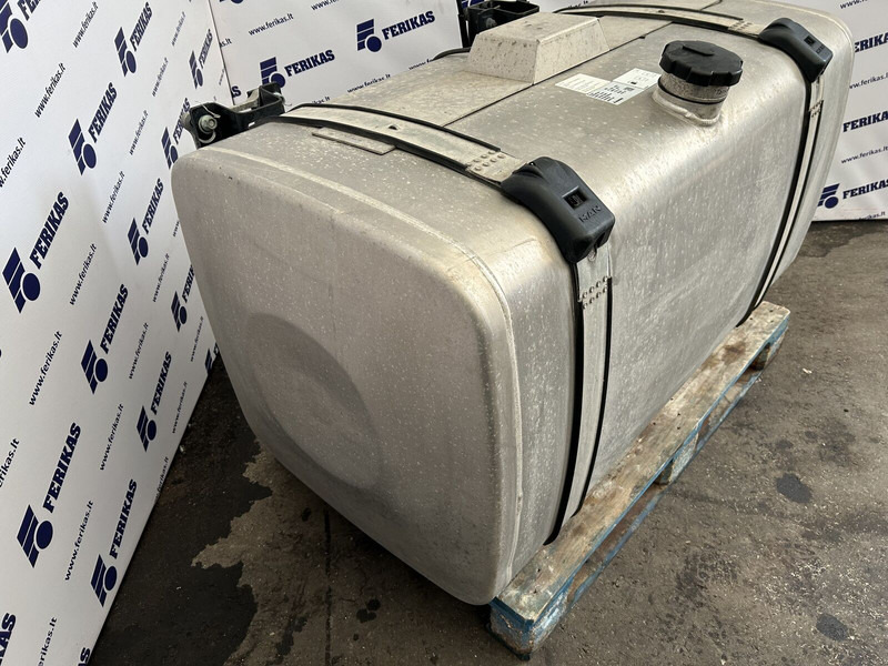 MAN complete fuel tank with brackets - Топливный бак для Грузовиков: фото 2 MAN complete fuel tank with brackets - Топливный бак для Грузовиков: фото 2