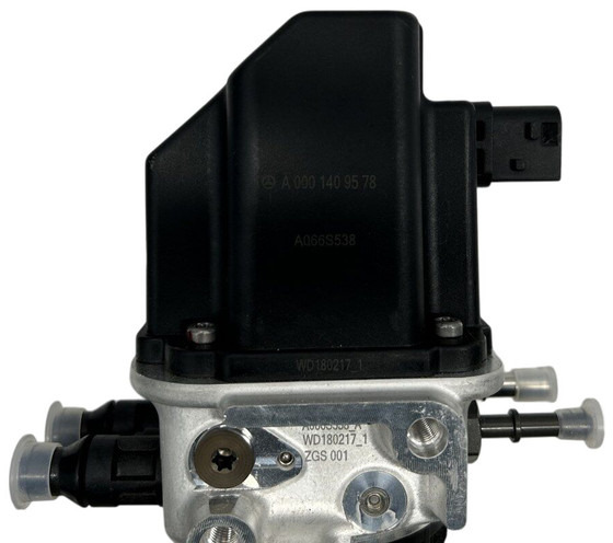 Mercedes-Benz AdBlue pump - Глушитель/ Выхлопная система для Грузовиков: фото 5 Mercedes-Benz AdBlue pump - Глушитель/ Выхлопная система для Грузовиков: фото 5