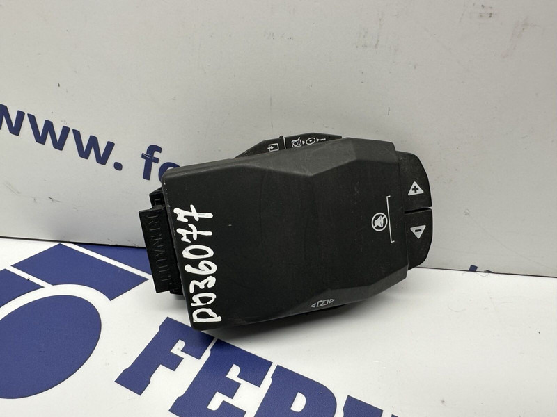 Renault radio switch - Электрическая система для Грузовиков: фото 1 Renault radio switch - Электрическая система для Грузовиков: фото 1