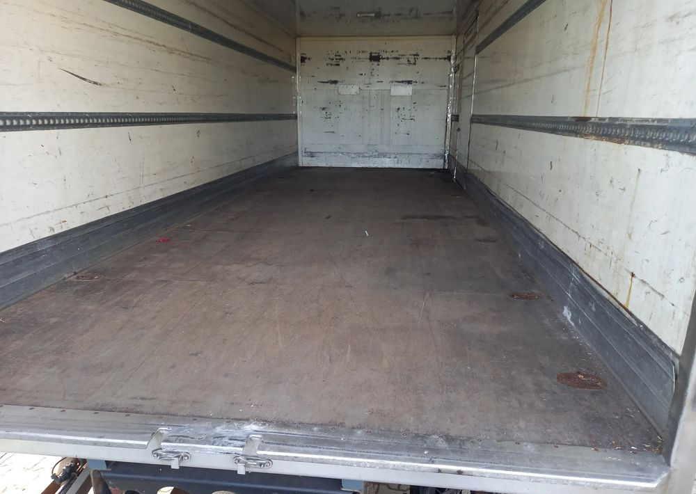 Inny ZABUDOWA KONTENER 7,50 Z DRZWIAMI - Сменный кузов - фургон: фото 5 Inny ZABUDOWA KONTENER 7,50 Z DRZWIAMI - Сменный кузов - фургон: фото 5