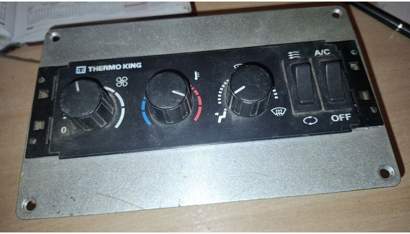 Volvo климат контроль Termo King. UWE. VIP2000 - Блок управления: фото 1 Volvo климат контроль Termo King. UWE. VIP2000 - Блок управления: фото 1