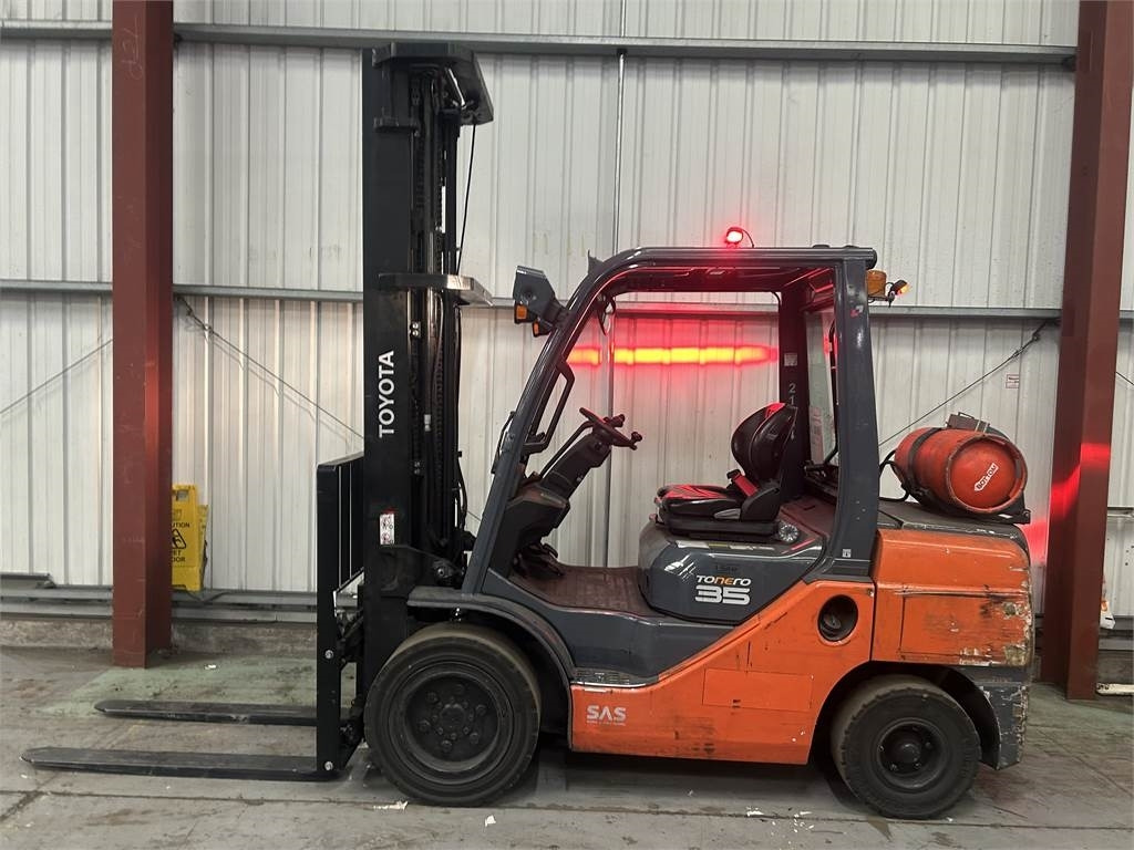 Toyota 02-8FGJF35 - Газовый погрузчик: фото 1 Toyota 02-8FGJF35 - Газовый погрузчик: фото 1