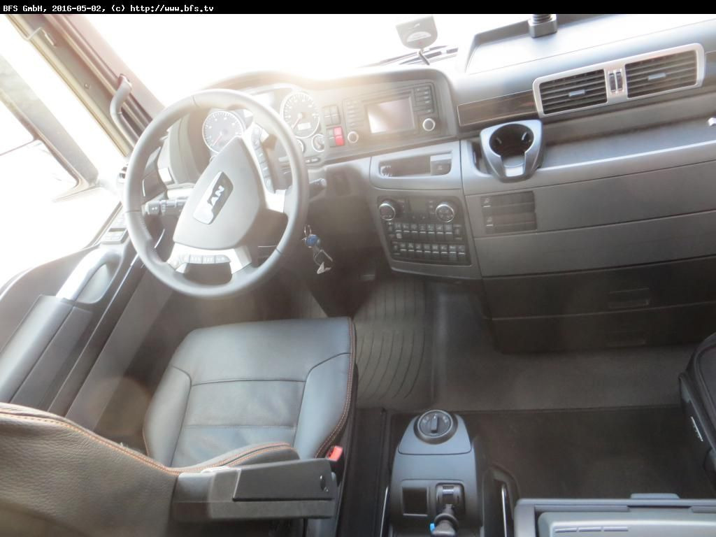 MAN TGX 18.560 4x2 BLS Euro 6 HS Schoch Edition 2016 MAN TGX 18.560 4x2 BLS Euro 6 HS Schoch Edition 2016 - Тягач: фото 4 MAN TGX 18.560 4x2 BLS Euro 6 HS Schoch Edition 2016 MAN TGX 18.560 4x2 BLS Euro 6 HS Schoch Edition 2016 - Тягач: фото 4