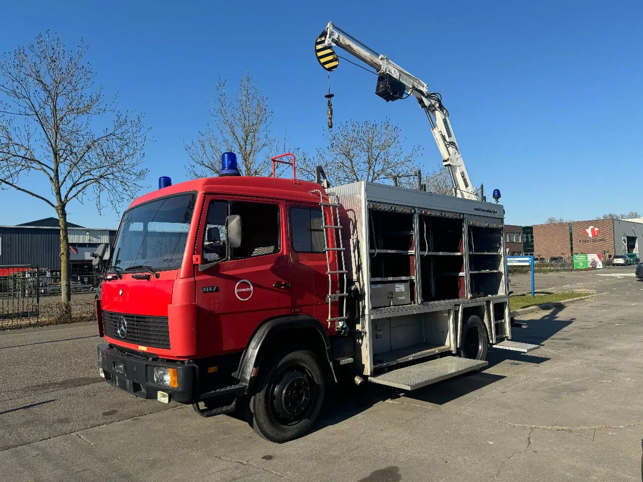 Mercedes-Benz 1117 4X2 FIRE TRUCK HIAB 050A ONLY 105787 KM - Грузовик, Автоманипулятор: фото 1 Mercedes-Benz 1117 4X2 FIRE TRUCK HIAB 050A ONLY 105787 KM - Грузовик, Автоманипулятор: фото 1