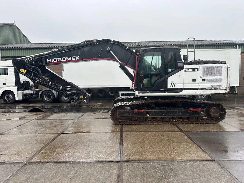 Hidromek HMK 230LC-4 CE, 700 MM PADS, CV, PIPED AUX PIPING,QH, AUTO LUBE, AC REVERSE CAMERA - Гусеничный экскаватор: фото 1 Hidromek HMK 230LC-4 CE, 700 MM PADS, CV, PIPED AUX PIPING,QH, AUTO LUBE, AC REVERSE CAMERA - Гусеничный экскаватор: фото 1