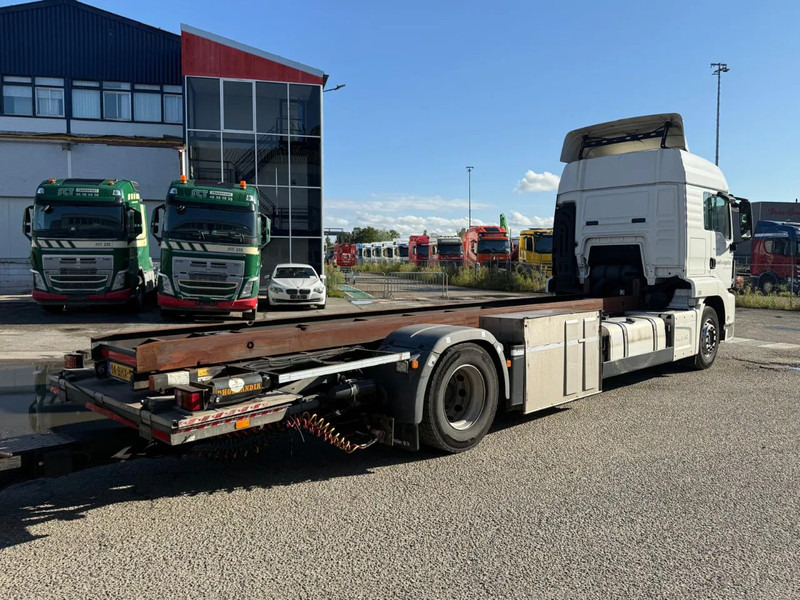 MAN TGS 18.420 EURO 6 + KRONE 2 AXLE + 2x DHOLLANDIA LIFT - Грузовик-контейнеровоз/ Сменный кузов: фото 4 MAN TGS 18.420 EURO 6 + KRONE 2 AXLE + 2x DHOLLANDIA LIFT - Грузовик-контейнеровоз/ Сменный кузов: фото 4