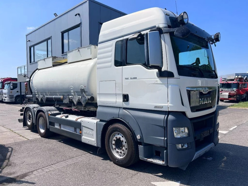 MAN TGX 26.560 6X2 EURO 6 - 11.500L VACUUM CLEANER - 2 COMPARTIMENTEN + INTARDER - Ассенизатор: фото 3 MAN TGX 26.560 6X2 EURO 6 - 11.500L VACUUM CLEANER - 2 COMPARTIMENTEN + INTARDER - Ассенизатор: фото 3
