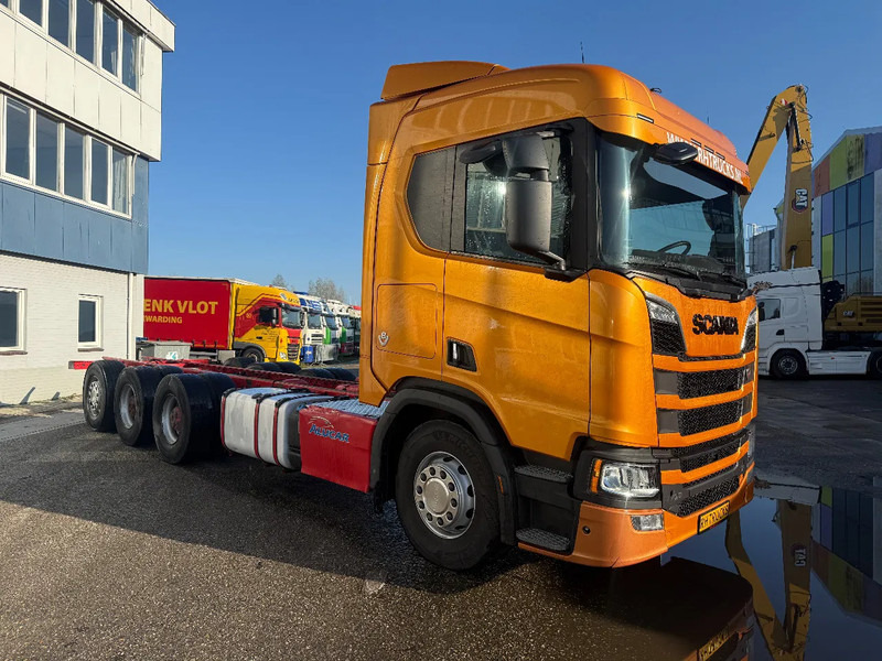 Scania R730 V8 NGS 8X4 EURO 6 + RETARDER - BIG AXLES - Грузовик-шасси: фото 3 Scania R730 V8 NGS 8X4 EURO 6 + RETARDER - BIG AXLES - Грузовик-шасси: фото 3