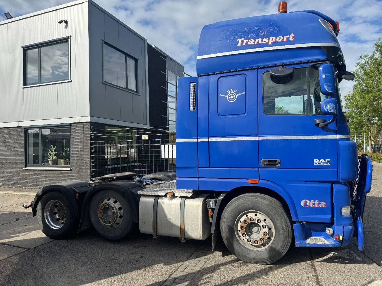 DAF XF 105.510 6X2 EURO 5 MANUAL GEAR + HYDRAULIC ON - Тягач: фото 4 DAF XF 105.510 6X2 EURO 5 MANUAL GEAR + HYDRAULIC ON - Тягач: фото 4