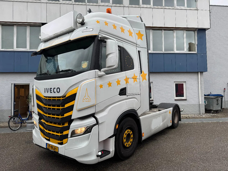 Iveco S-WAY 460 4X2 EURO 6 SKIRTS DOUBLE TANK - Тягач: фото 1 Iveco S-WAY 460 4X2 EURO 6 SKIRTS DOUBLE TANK - Тягач: фото 1
