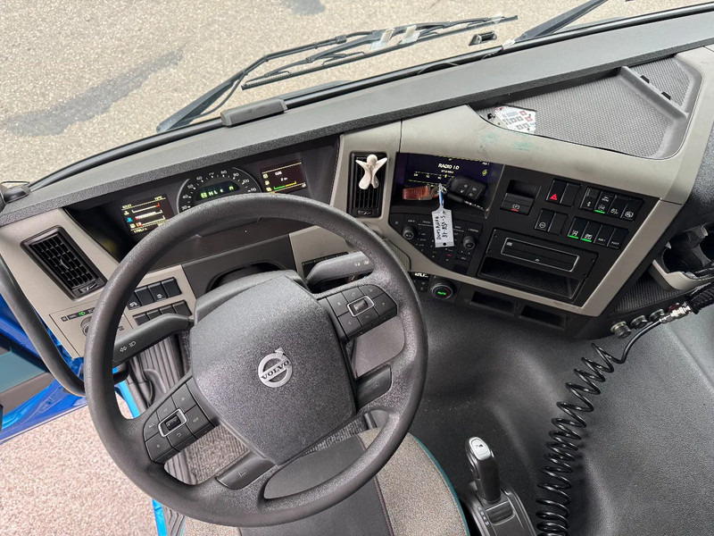 Тягач Volvo FM 370 4X2 SPOILERS EURO 6 SKIRTS HOLLAND TRUCK: фото 9 Тягач Volvo FM 370 4X2 SPOILERS EURO 6 SKIRTS HOLLAND TRUCK: фото 9