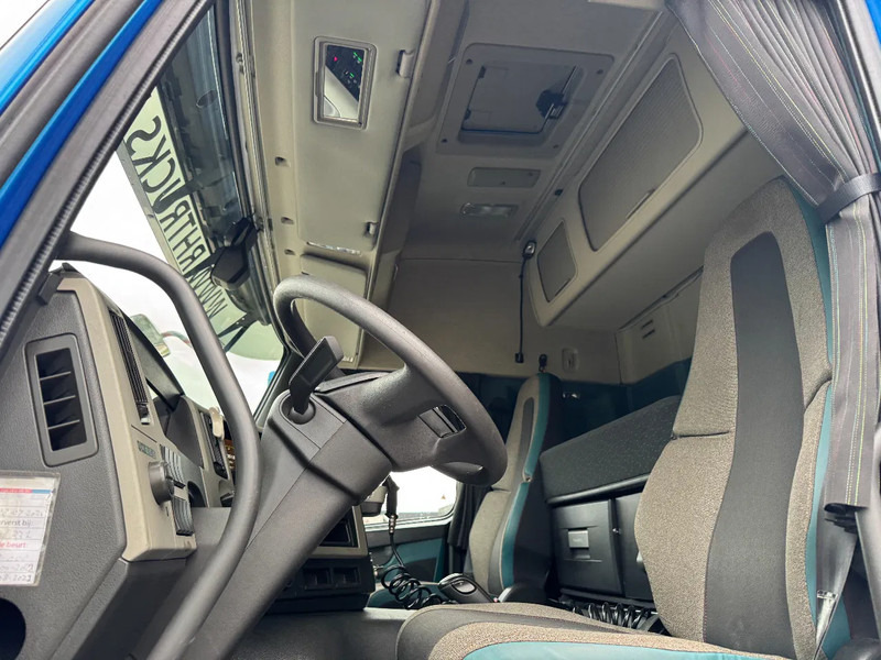 Тягач Volvo FM 370 4X2 SPOILERS EURO 6 SKIRTS HOLLAND TRUCK: фото 7 Тягач Volvo FM 370 4X2 SPOILERS EURO 6 SKIRTS HOLLAND TRUCK: фото 7